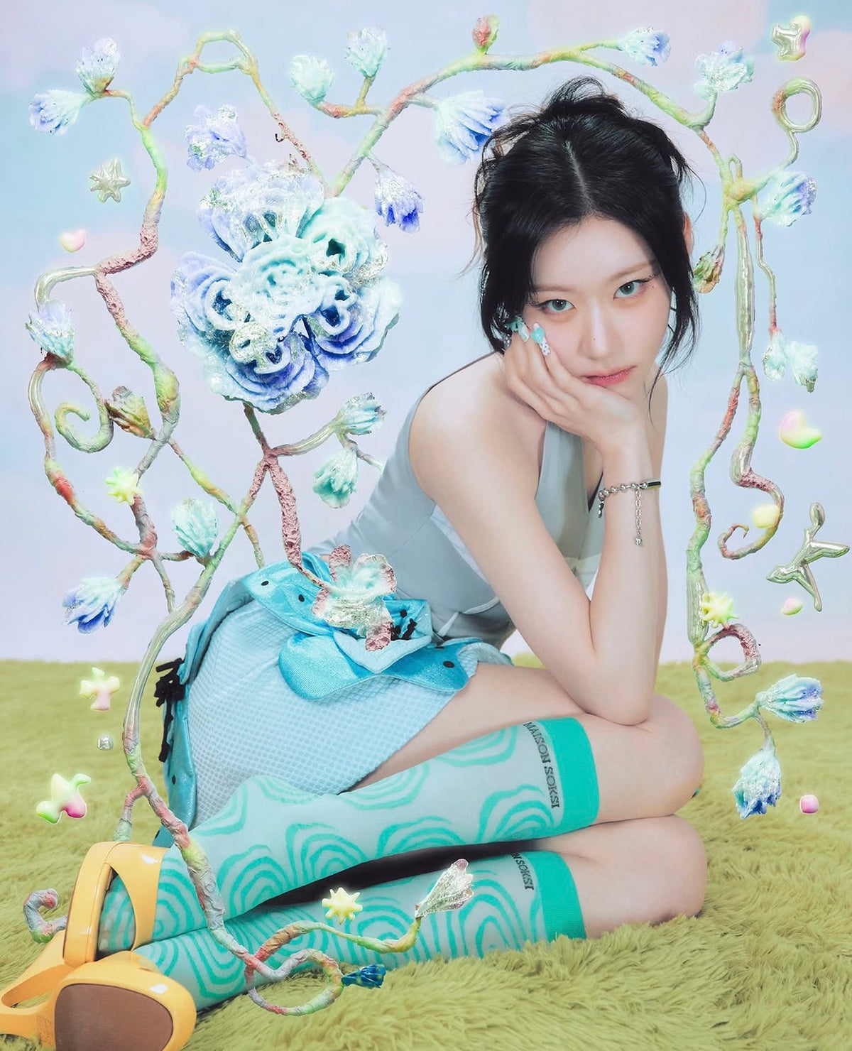 CHAERYEONG OF ITZY WEARING ‘WORMHOLE’ KNEE-HIGHS FOR ‘MOTTO’ ALBUM